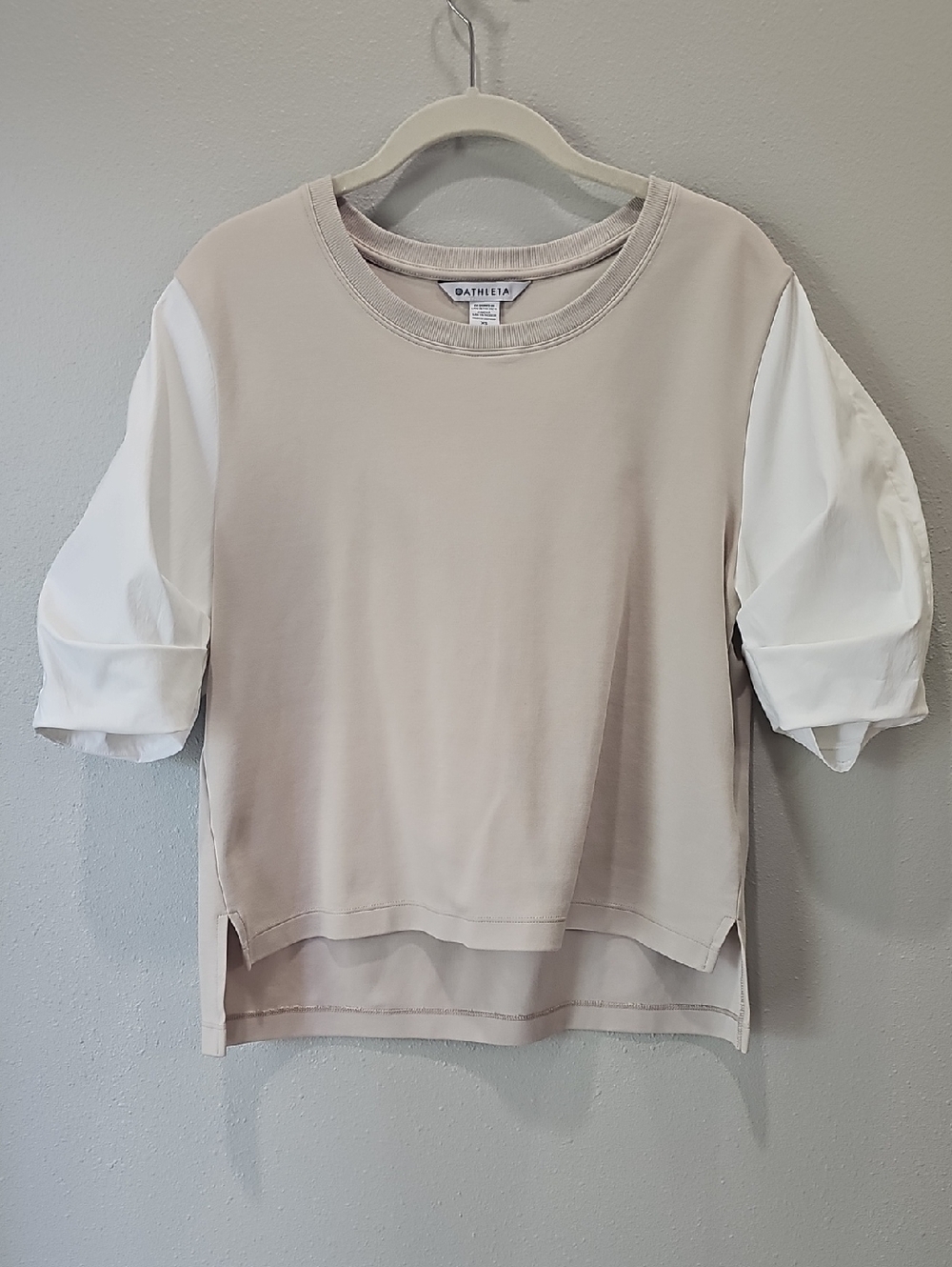 Athleta Beige Tee with White Puff Sleeves